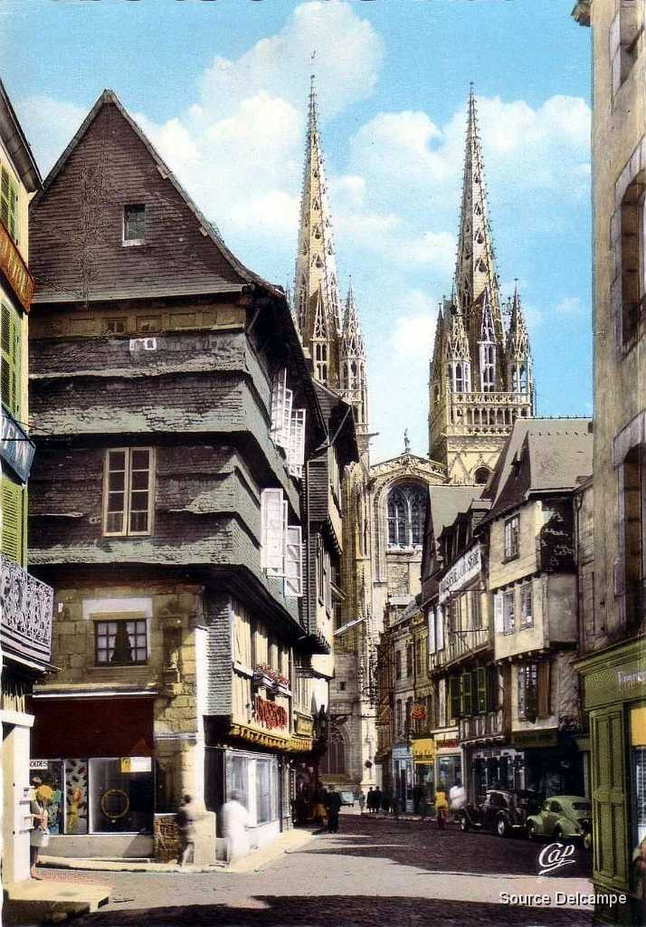 29 Quimper La Cathedrale Rue Kereon II.jpg